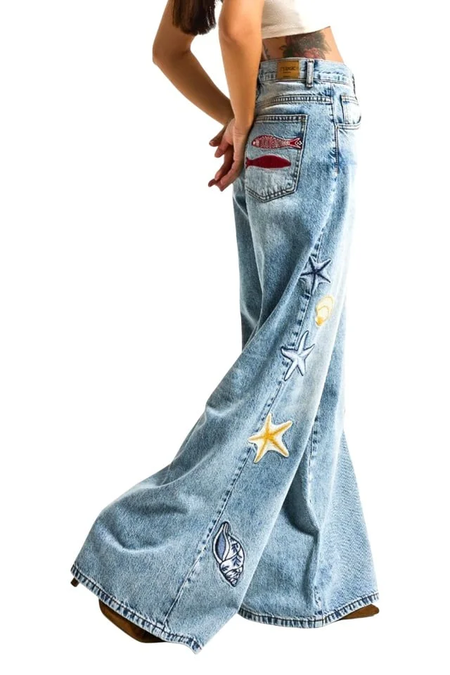 Blugi prespalati MediTERRA loose fit, cu aplicatii in relief, Albastru deschis