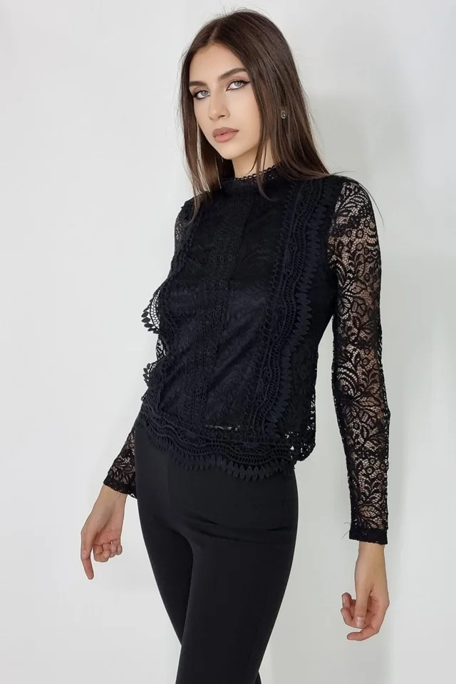 Camasa dama Federica, cu efect brodat si dantela aplicata pe linia croielii, Negru, Marime universala S/M