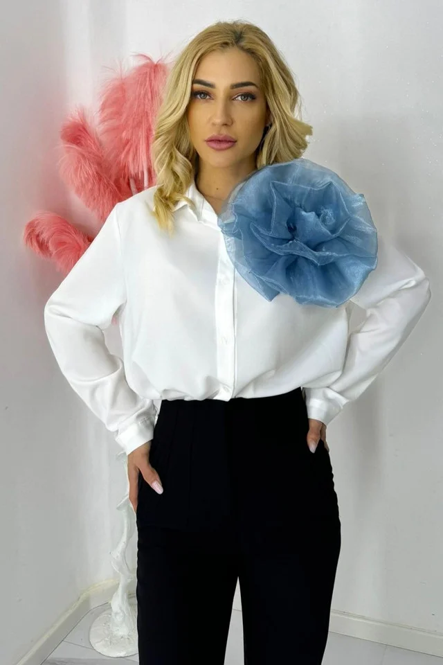 Camasa office Alizee, cu accesoriu floral din organza, Alb/Bleu, Marime S/M
