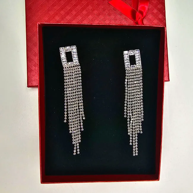 Cercei lungi Namid, siraguri cu pietre semipretioase si aspect cubic, in cutie eleganta, Argintiu