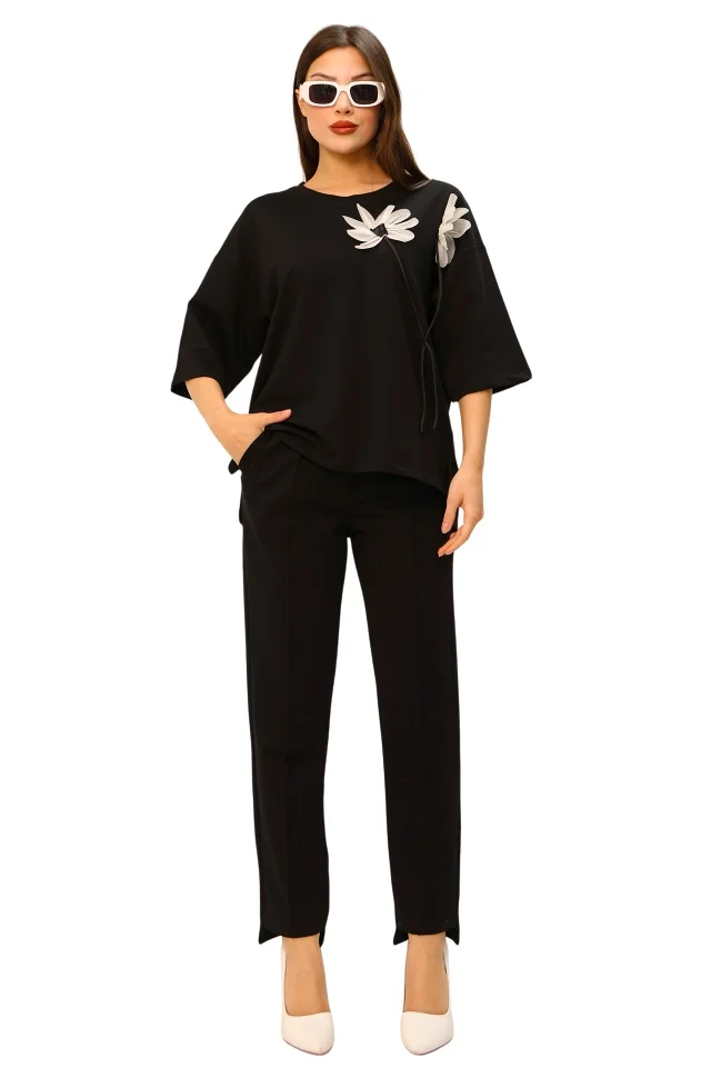 Compleu casual TEXA, pantaloni cu buzunare, tricou asimetric si flori, Negru