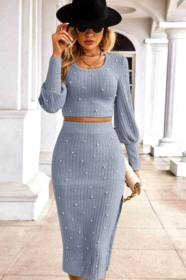 Compleu elegant Marilene, bluza crop cu mansete late, perle decorative si fusta, Gri