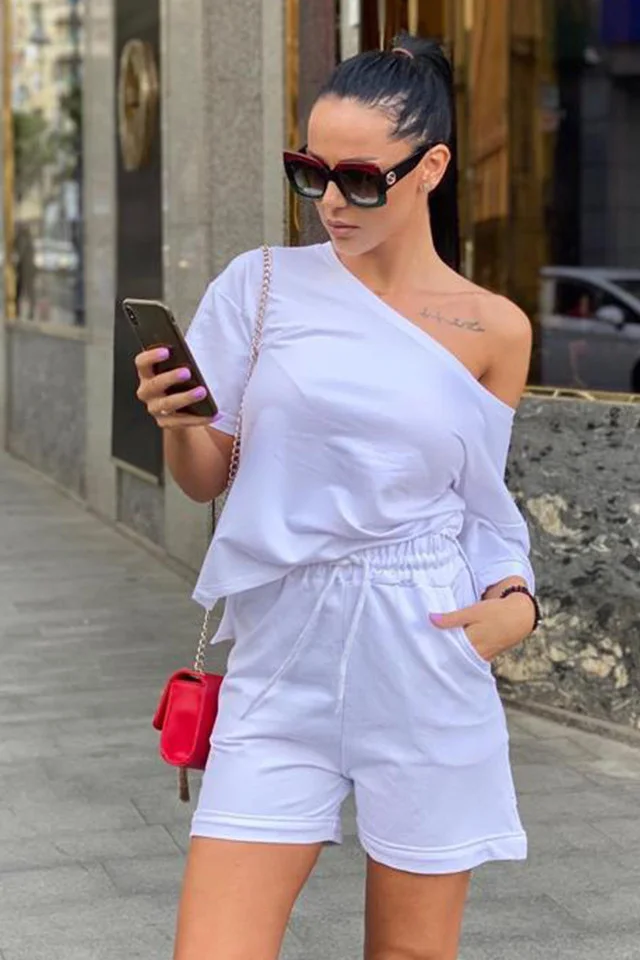 Compleu sport Lolita pantaloni scurti si tricou lung,c Alb, Marime universala S/M