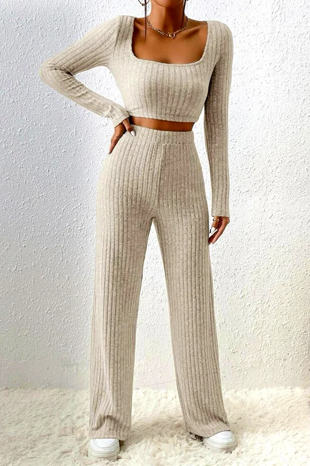 Compleu tetra Charlotte, cu bluza crop, decolteu amplu si pantaloni lejeri, Crem