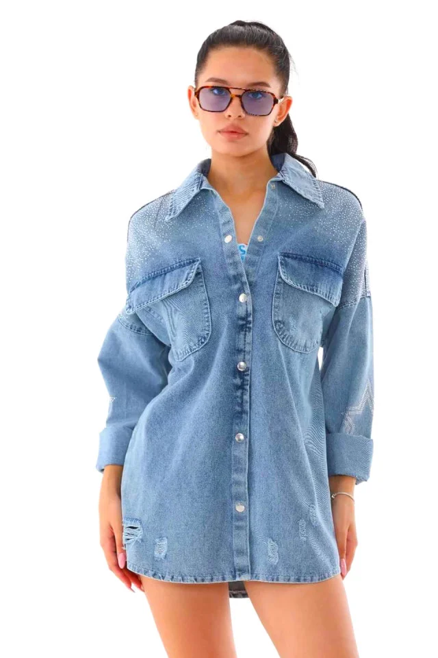 Geaca lunga de blugi BronKo, croiala tip camasa, perforatii si aplicatii artizanale, Albastru deschis