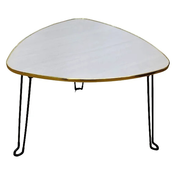 Masa Mica Triunghiulara Alb Auriu cu piciore Metalica Negre