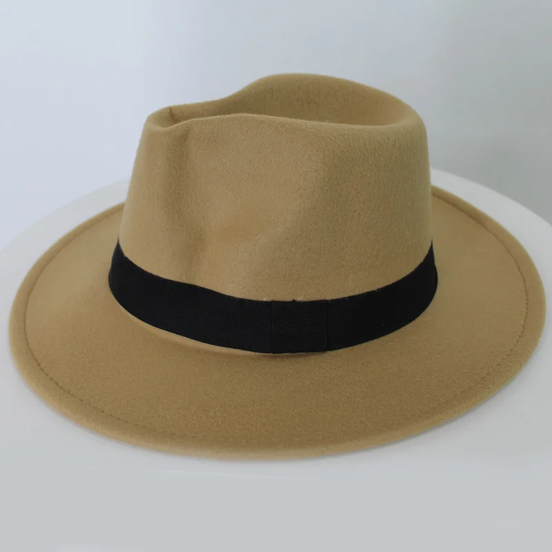 Palarie dama Krysta, cu bor larg, calota inalta si bentita neagra, Crem