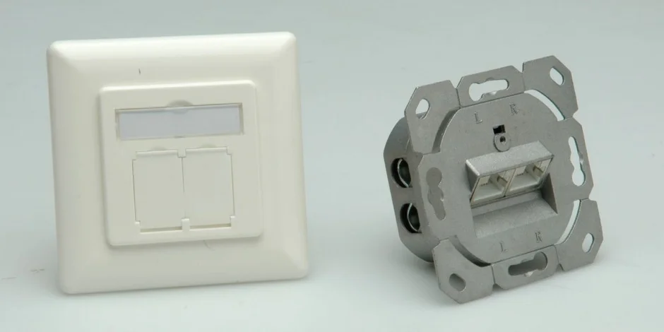 Priza RJ45 ingropata cat 6A ecranata vertical, Value 25.99.8491