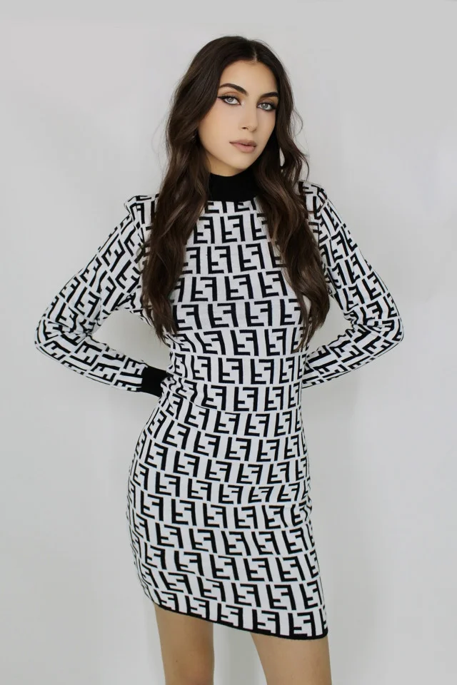 Rochie bandage Malina, cu guler inalt, maneca lunga si imprimeuri office, Alba, Marime S/M