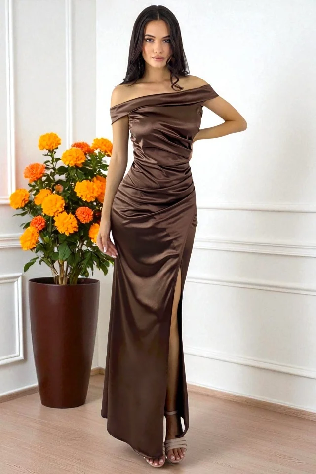 Rochie lunga de banchet DHALIA, cu efect satinat si crapatura, Brown Chocolate, Marime S/M