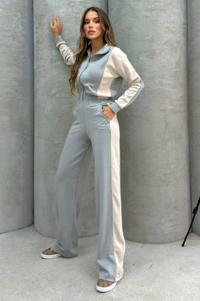 Trening dama JANA, cu jacheta scurta si pantaloni lejeri evazati, Gri cu panou Crem